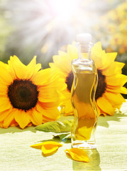 Sonnenblumenöl, Sonnenblumen, Sonnenstrahlen, Hochformat, Textraum, copy space