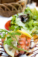 salad with smoked salmon