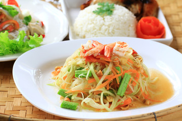 Green papaya salad thai cuisine spicy delicious