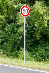 Schild - Tempolimit 50 km/h