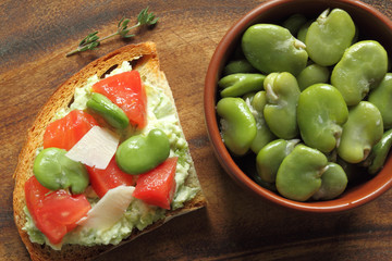 Sandwich  with broad bean