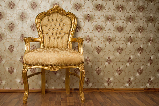 goldener thron