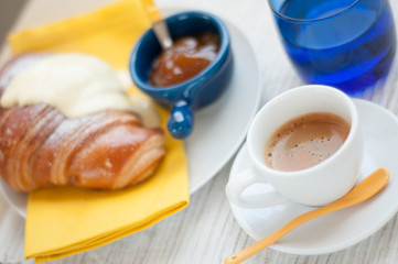 coffee with croissant _ Caffè espresso e brioche alla crema