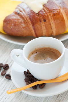 Coffee with croissant _ Caffè espresso e brioche alla crema