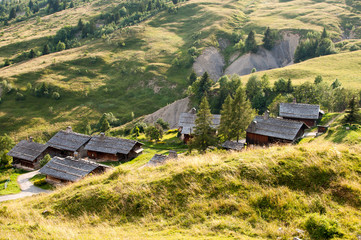 Dorf in den Bergen