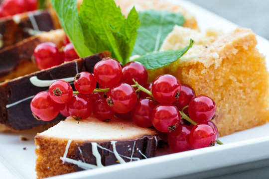 Preiselbeeren auf Kuchen