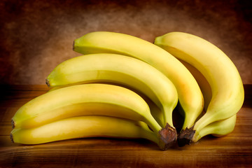 Banane su sfondo scuro - 43676745