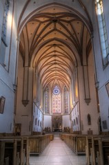 Wnętrze Gotyckiego kościoła - obrazy, fototapety, plakaty