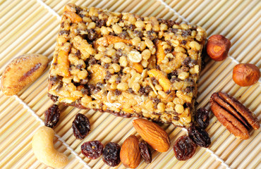 Cereal Bar with Mixed Nuts