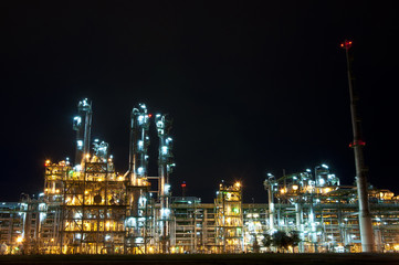 Fototapeta na wymiar Night scene of chemical plant