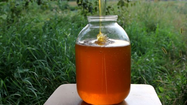 Bottling of honey