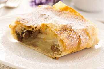 Apfelstrudel
