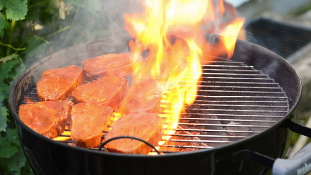 Fleisch auf dem Grill