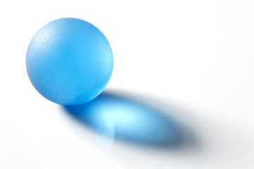 白背景にビー玉