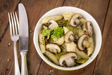nudel-pilz-pfanne
