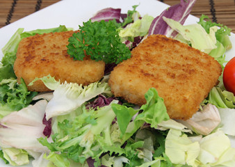 Gouda gebacken mit Salat