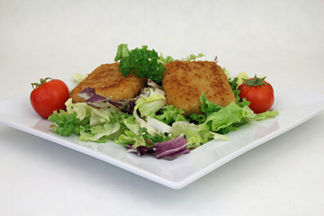 Gouda gebacken mit Salat