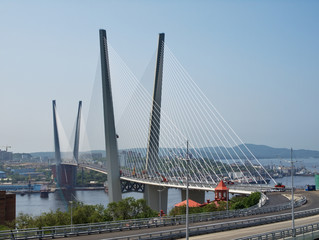 Fototapeta na wymiar Guyed bridge in the Vladivostok over the Golden Horn bay
