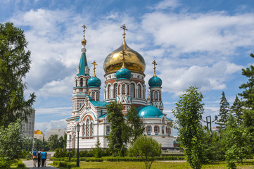 Fototapeta na wymiar Katedra Wniebowzięcia NMP w Omsk