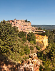 Fototapeta premium Th hill top village of Roussillion