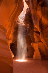 Light beam in Antelope Canyon in Arizona - obrazy, fototapety, plakaty
