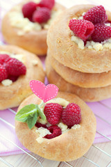 buns with raspberries