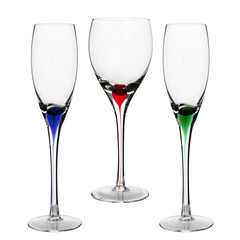 the three color wineglasses