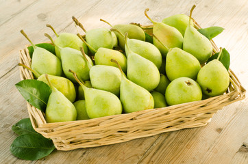Cestino di pere mature