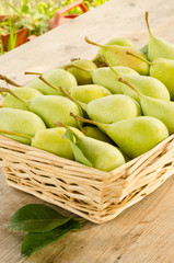 Cestino di pere mature