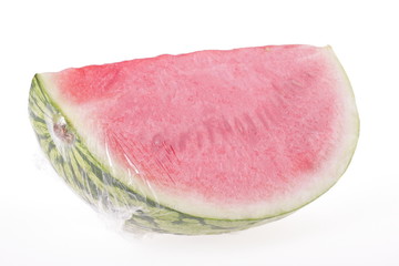 Wassermelone in Plastikfolie