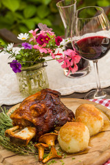 krosse Schweinehaxe