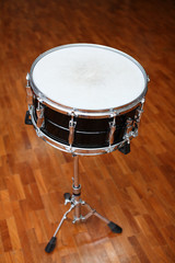 metal snare drum