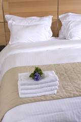 King sized bed in a luxury hotel room