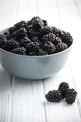 blackberry fruit in bowl