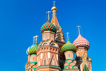 Fototapeta na wymiar kopuły katedry Świętego Bazylego w Moskwie
