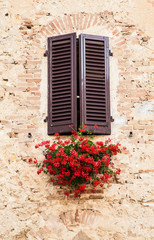 Fototapeta na wymiar Okna w Toskanii