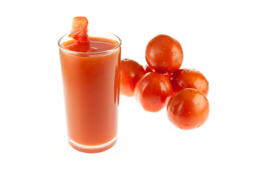 Fresh of full tomato juice glass isolated on white