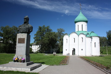 Fototapeta na wymiar Savior Transfiguration Cathedral and monument Alexander Nevsky.
