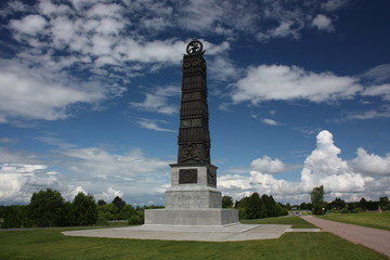 Obraz premium A monument to Russian soldiers on the Borodino field