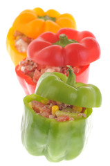 Trois poivrons farcis de salade composée