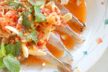 Shrimps in fish sauce