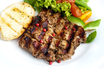 Grilled steak with vegetables and toast - obrazy, fototapety, plakaty