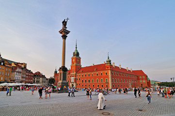 Column and Royal Castle in Warsaw, Poland © Tomasz Warszewski