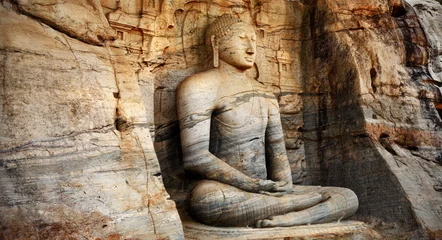 Fototapete Rund Unique monolith Buddha statue in Polonnaruwa temple -Sri lanka © Freesurf