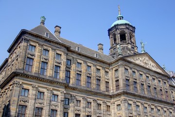 Fototapeta na wymiar elewacji budynku w Amsterdamie