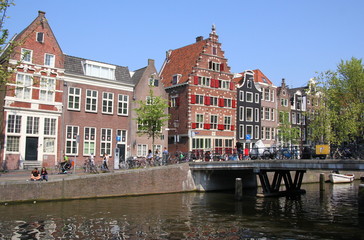 Fototapeta na wymiar quai d'amsterdam