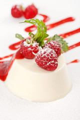 Souffle with raspberry