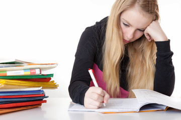 Mädchen Blond bei Hausaufgaben deprimiert