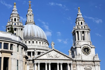 Fototapeta na wymiar Cathédrale St-Paul à Londres
