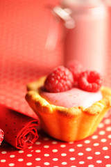 Cake with raspberry yogurt dessert